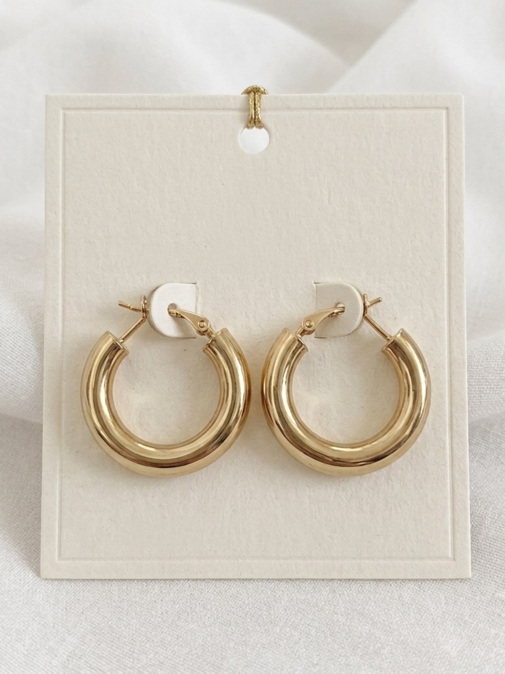 14k-gold-plated women’s 25mm hoop earrings hypoallergenic - Picture 2 of 6